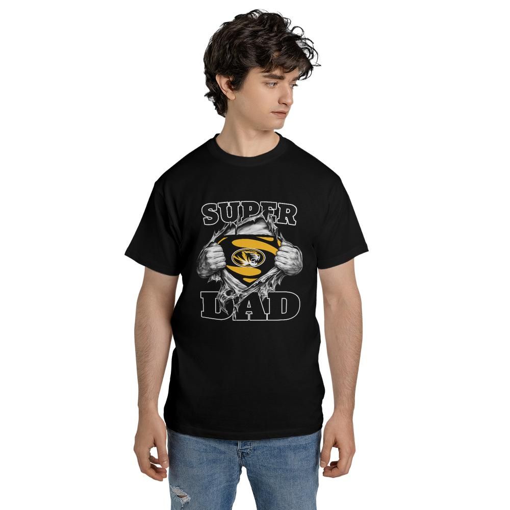 9cwnmbxj/products/6a0d8add4bbe94502cef86c3/attributes-slide:t-shirt_db,color:black/front-name:Front_Model-5PUY2zRl9