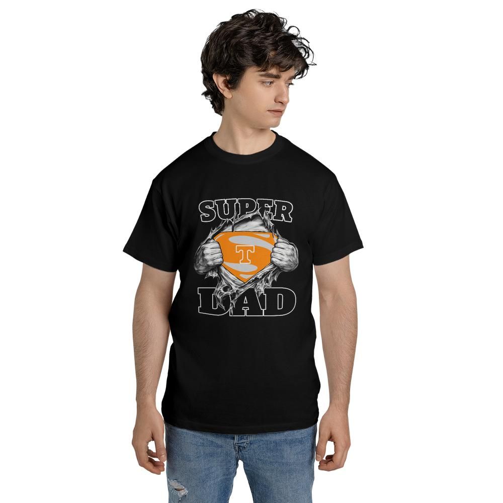 9cwnmbxj/products/6a0d8c954bbe943363efb2a1/attributes-slide:t-shirt_db,color:black/front-name:Front_Model-fQxt6DDb7