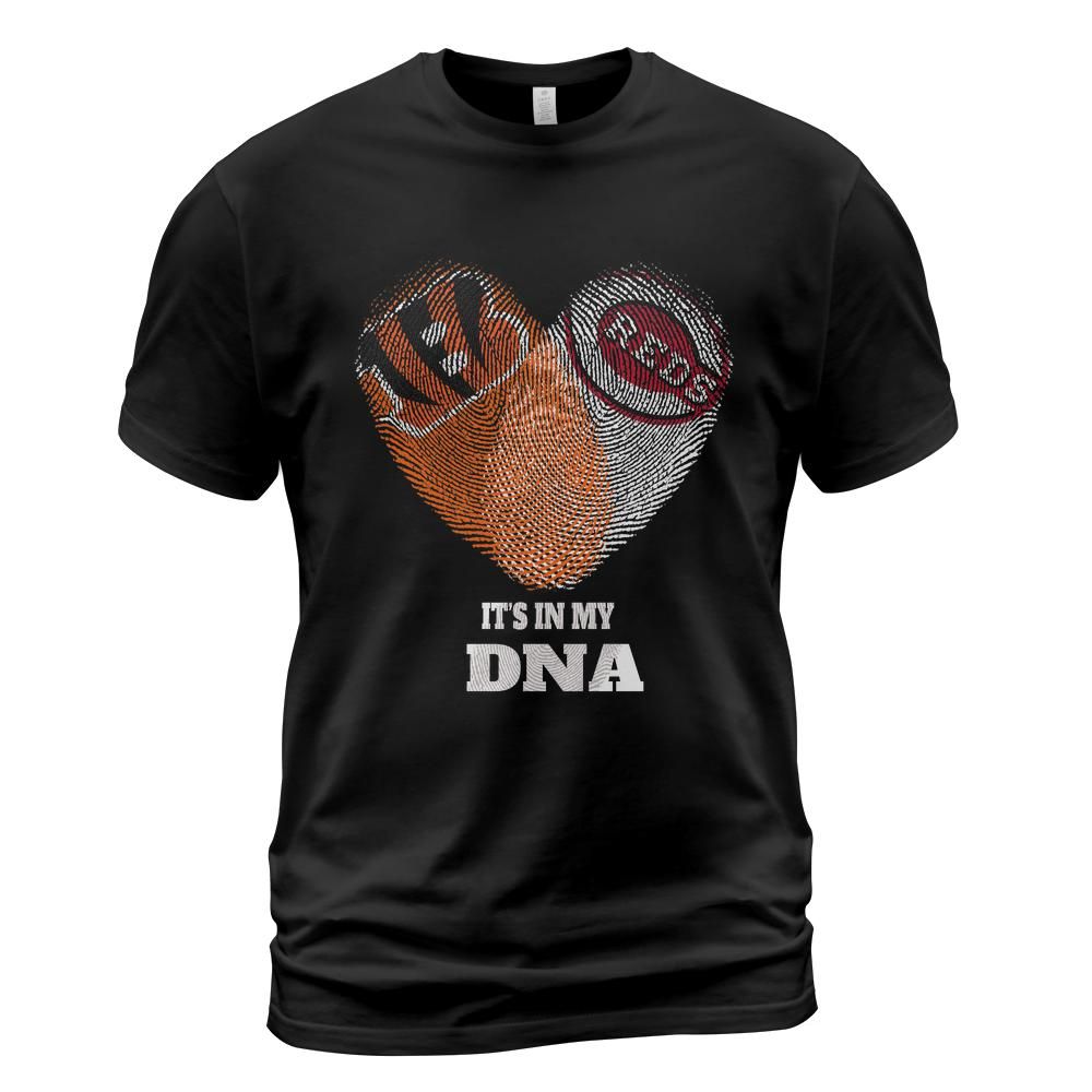 9cwnmbxj/products/6a10a997ccd54f3b3ac8c419/attributes-slide:t-shirt_db,color:black/front-name:Front-Q0GZvUZkv1