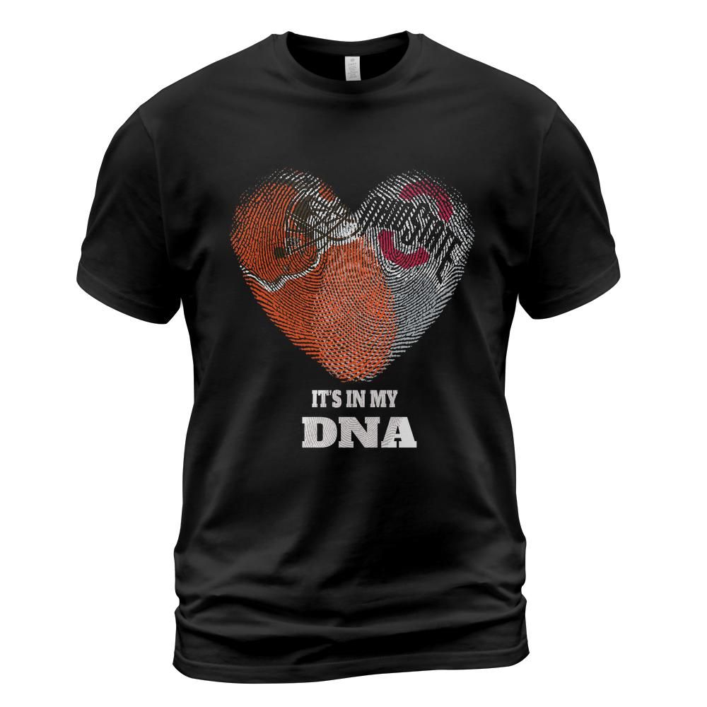 9cwnmbxj/products/6a10aaf91cd78d5d19e5c42e/attributes-slide:t-shirt_db,color:black/front-name:Front-UqiVTyY4sS