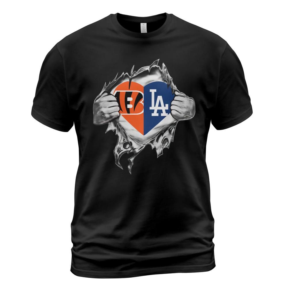9cwnmbxj/products/6a344dcb271a73fa6f83ea23/attributes-slide:t-shirt,color:black/front-name:Front-Lp1qEYE21q