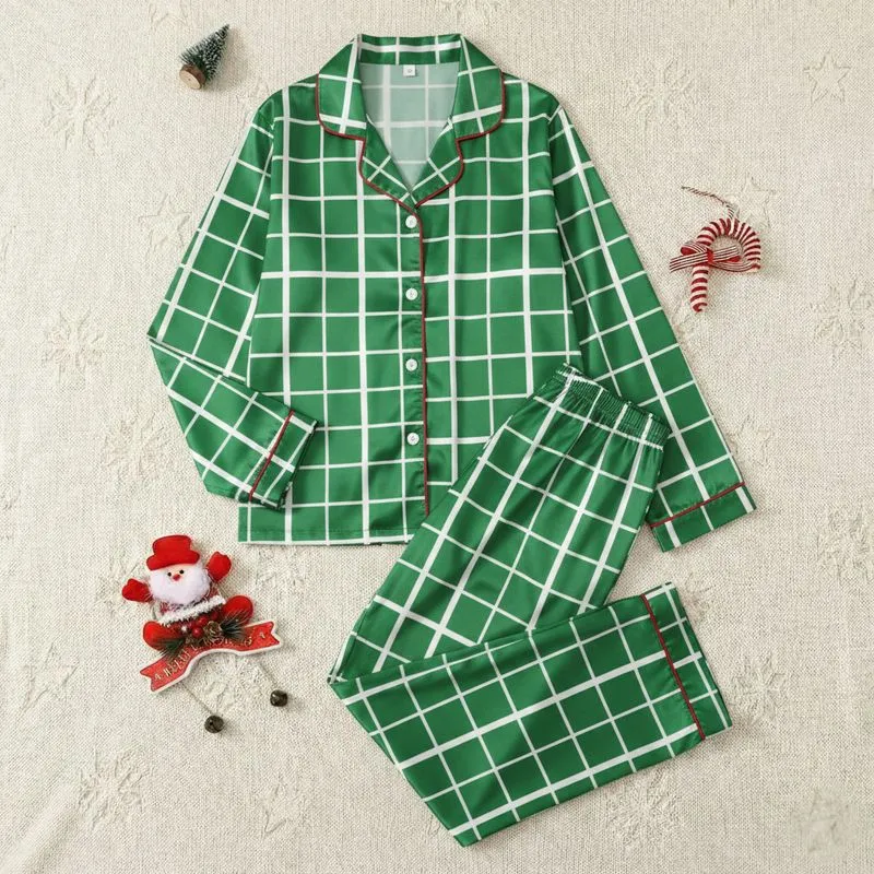 Women's Vibrant Kelly Green & Crisp White Classic Grid Geometric Stripe Pattern Satin Pajamas Set - 1