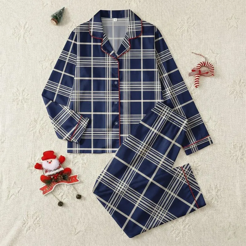 Women's Dark Navy Off-White Minimalist Classic Plaid Interlocking Geometric Flat Art Pattern Satin Pajamas Set - 1