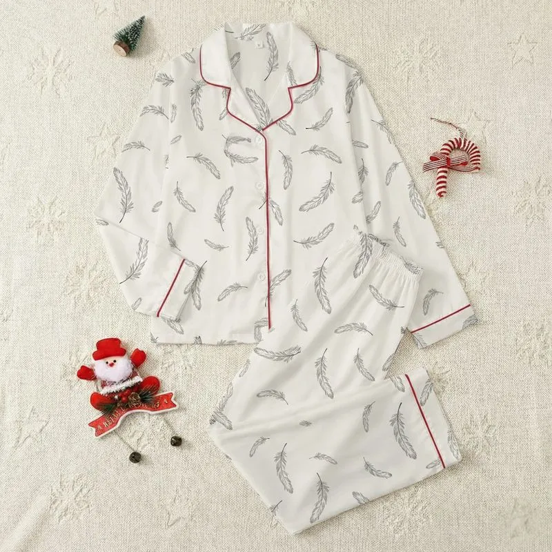 Women's Light Cream Black Charcoal Grey Minimalist Hand-Drawn Feather Organic Flow Pattern Satin Pajamas Set - 1