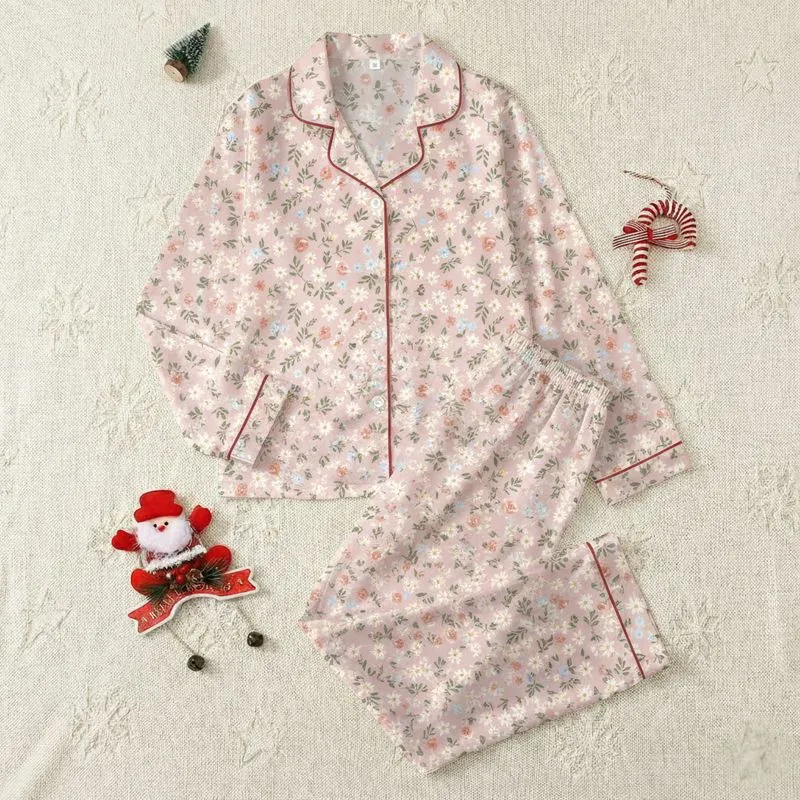 Women's Delicate Pastel Pink Ditsy Floral Wildflower Pattern with Cream Daisies & Blush Rosebuds Satin Pajamas Set - 1