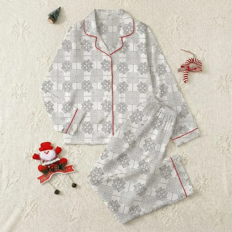 Women's Off-White Black Elegant Classical Greek Key Acanthus Leaf Heart Seamless Pattern Satin Pajamas Set - 1