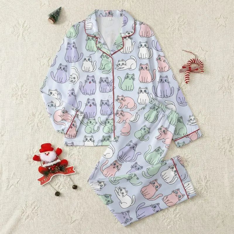 Cat Lover's Pastel Cartoon Cats: Winking Curious Kitten Print Design Satin Short-Sleeve Pajamas Set - 1