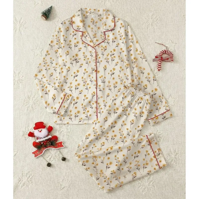 Women's Creamy Off-White Muted Goldenrod Daisy Wildflower Vintage Flat Illustrative Satin Pajamas Set - 1
