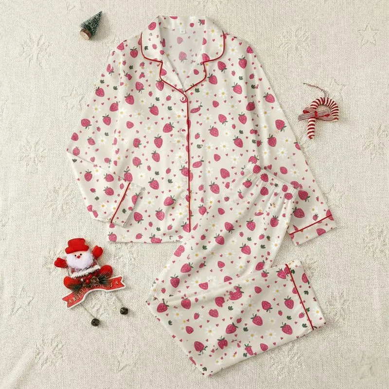 Women's Playful Cream Magenta Fuchsia Strawberry Daisy Heart Scattered Pattern Satin Pajamas Set - 1