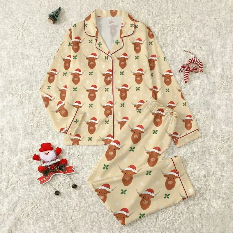 Women's Whimsical Highland Cow Red Santa Hat Cream Christmas Snowflake Holly Pattern Satin Pajamas Set - b8c42hs0bc