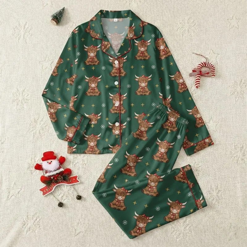 Highland Cow Lovers' Cute Illustrative Red Plaid Bow & Scarf Highland Cow Forest Green Repeating Festive Pattern Satin Pajamas Set - 1