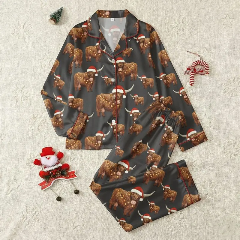Rustic Holiday Style Seamless Textured Highland Cow Pattern with Scarlet Santa Hats & Golden Lights Satin Pajamas Set - 1