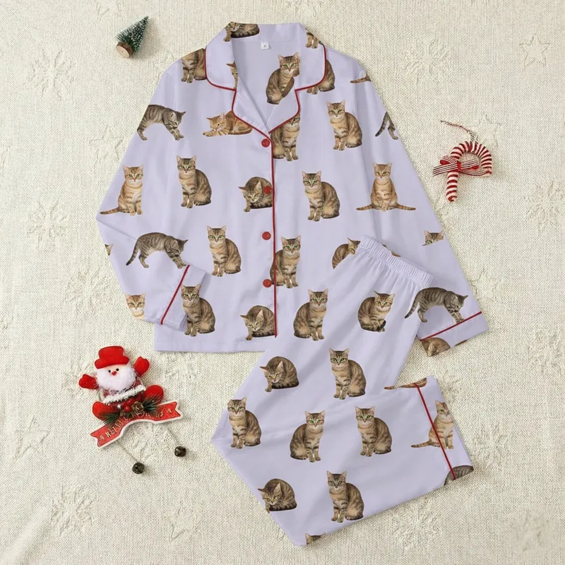 Cat Lovers' Detailed Realistic Tabby Cats All-Over Pattern Playful Poses Light Lavender Satin Pajamas Set - 1