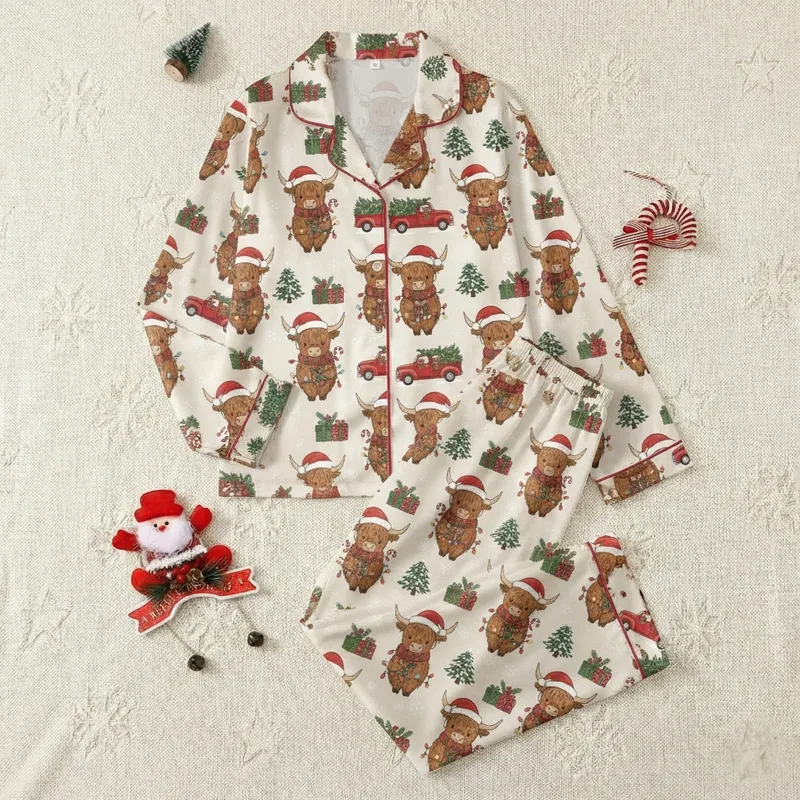 Cozy Christmas Highland Cow Pajamas: Fluffy Santa Hat & Vintage Truck Pattern Satin Pajamas Set - 1