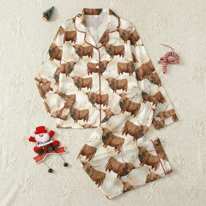 Farmhouse Christmas Highland Cow Sleep Set: Rustic Shaggy Cow Pattern, Festive Lights & Wreaths Satin Pajamas Set - 1