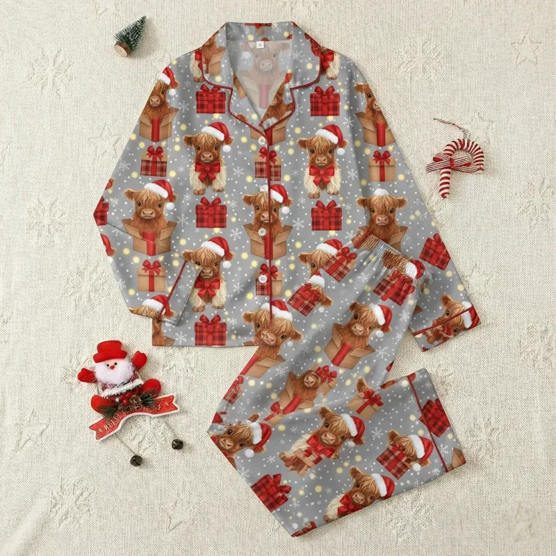 Fluffy Highland Calves: Red Santa Hats, Kraft Gift Boxes, Falling Snowflakes, Golden Bokeh Lights Satin Pajamas Set - 1