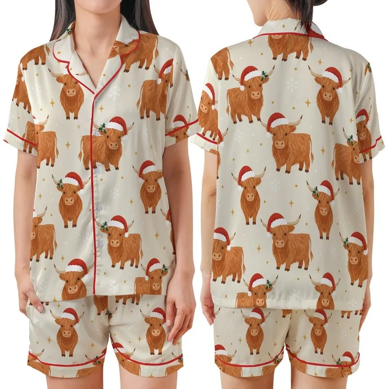 Highland Cow Lover: Santa Hat Highland Cow Pattern with Mistletoe & Snowflakes - Cozy Holiday Accent Satin Short-Sleeve Pajamas Set - 1