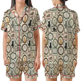 Cat Lovers' Muted Eclectic Antique Framed Cat Portraits Collage Cream Pattern Satin Short-Sleeve Pajamas Set
