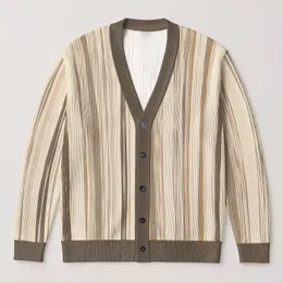 Neutral Vertical Stripe Layering Style for Spring Summer Casual Outfits for Women All-over Print Knitted Cardigan
