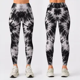 Black And White Tie Dye Swirls For Everyday Streetwear And Relaxed Weekend Outings Leggings