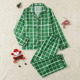 Women's Vibrant Kelly Green & Crisp White Classic Grid Geometric Stripe Pattern Satin Pajamas Set