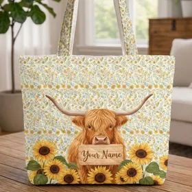 Highland Cow Sunflower Wildflower - Farmhouse Home Decor Gift for Cow Lover Quilted Tote Bag