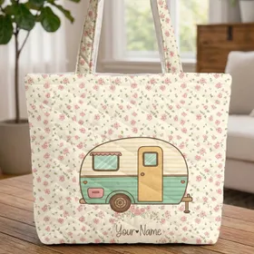 Vintage Camper Trailer Rose Floral Wreath - Everyday Travel Tote Quilted Tote Bag