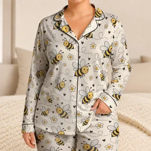 Cute Cartoon Bees and Honeyblooms for Cozy Lounging and Sweet Weekend Relaxation Satin Pajamas Set