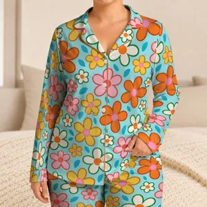Colorful Bohemian Daisy Blooms for Sunny Beach Days and Relaxed Weekend Lounging Satin Pajamas Set