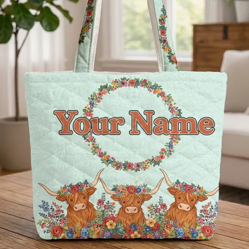 Highland Cow Wildflower Meadow Floral Wreath - Farmhouse Home Decor Gift for Cow Lover Quilted Tote Bag