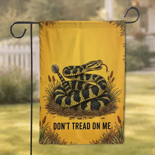 American Timber Rattlesnake DONT TREAD ON ME - Patriot Home Decor Gift for Veterans Garden Flag